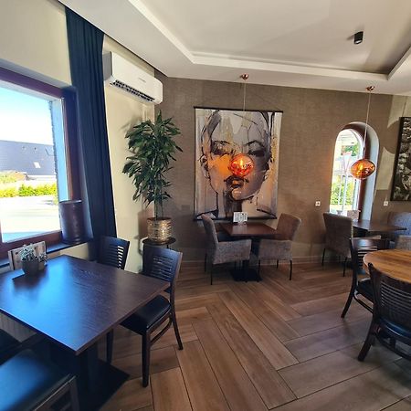 3 Monkeys Hotel 施泰因福特 外观 照片