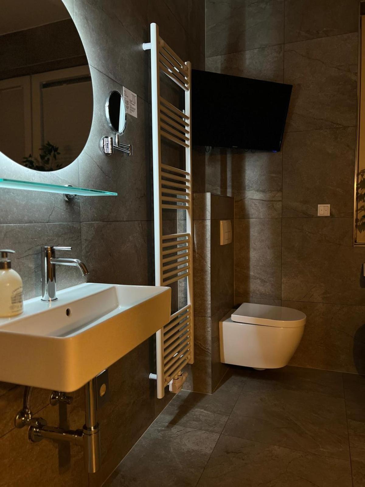 3 Monkeys Hotel 施泰因福特 外观 照片
