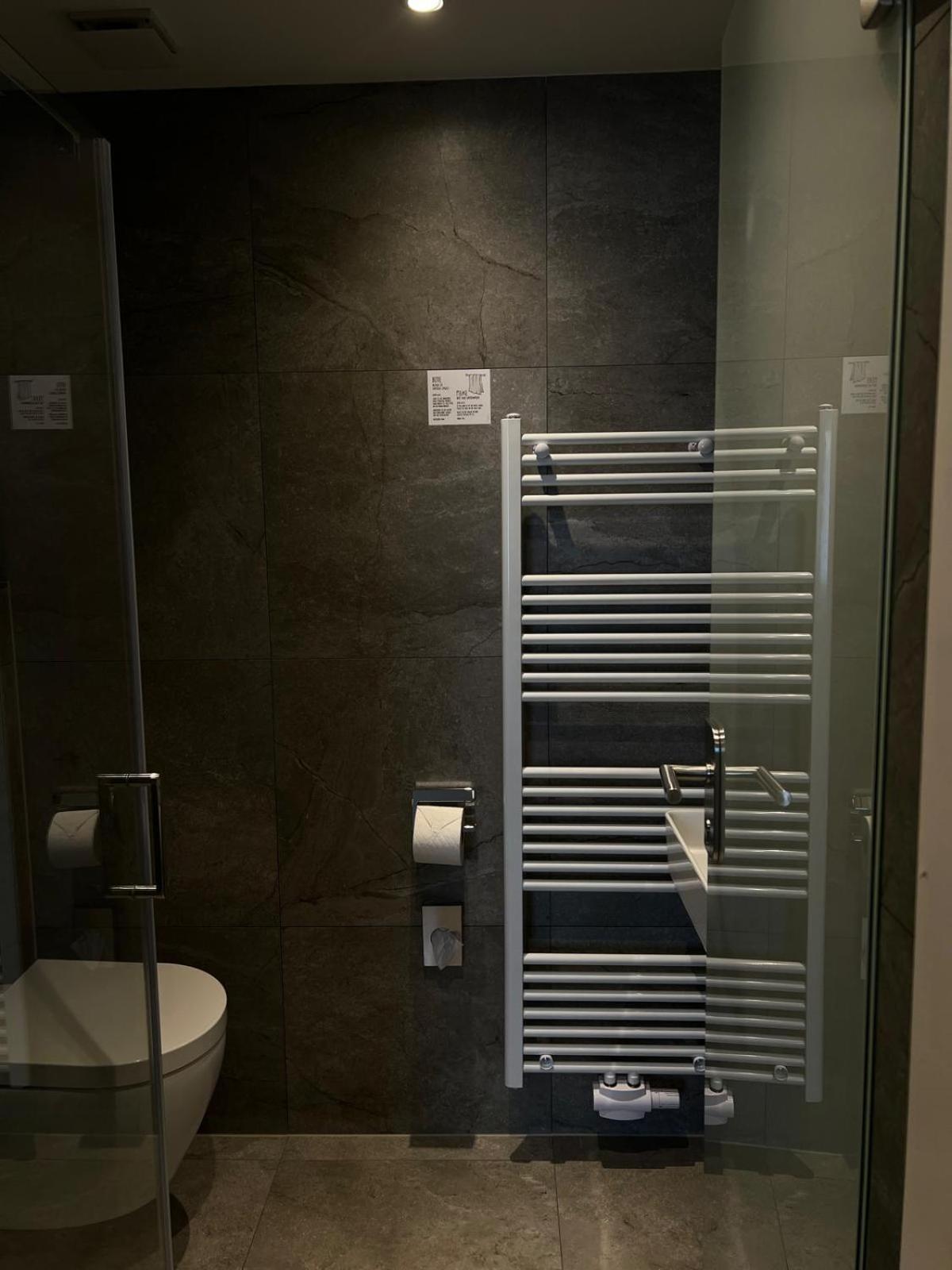3 Monkeys Hotel 施泰因福特 外观 照片